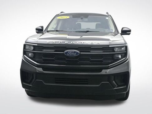 Certified 2025 Ford Expedition Active AWD/4WD image 2