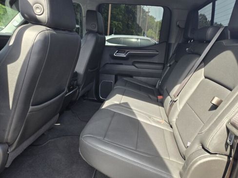 Used 2023 GMC Sierra 1500 SLT w/ SLT Premium Plus Package AWD/4WD image 24