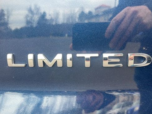 Used 2017 Ford Explorer Limited w/ Equipment Group 301A image 11