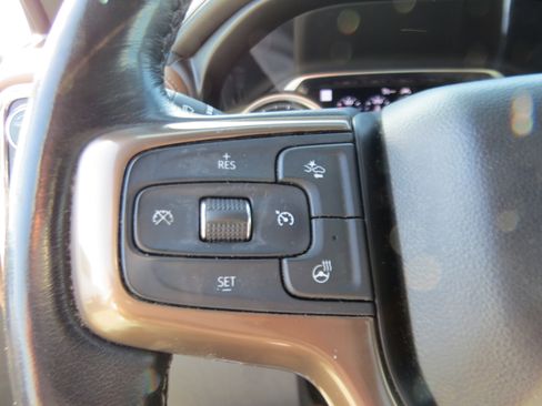 Used 2020 Chevrolet Silverado 1500 High Country w/ Technology Package AWD/4WD image 27