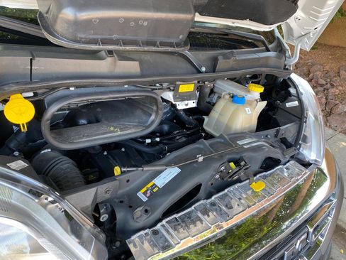 Used 2025 RAM ProMaster 2500 w/ U-Haul Equipment Group FWD image 5