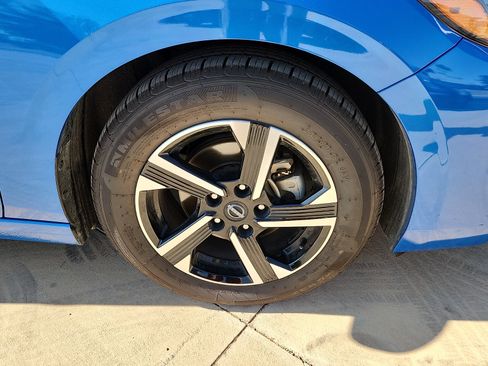 Used 2024 Nissan Sentra SV FWD image 7