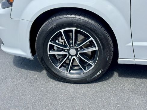 Used 2019 Dodge Grand Caravan GT FWD image 8
