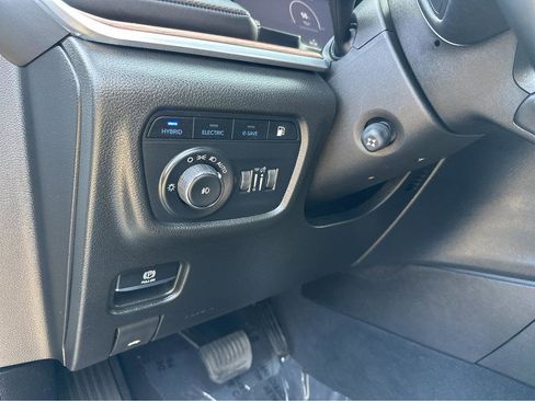 Used 2022 Jeep Grand Cherokee Summit w/ Advanced Protech Group IV image 33