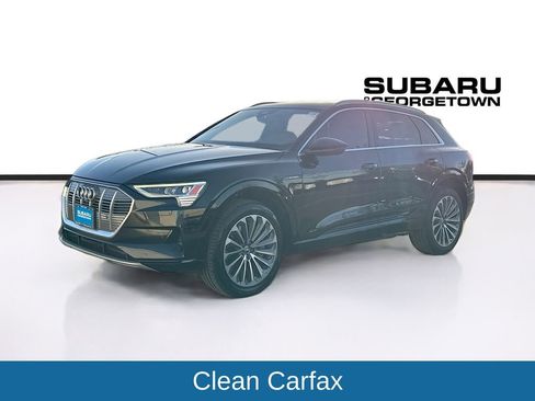 Used 2019 Audi e-tron Prestige w/ Prestige Package image 3