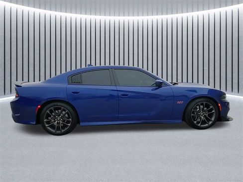 Used 2022 Dodge Charger Scat Pack image 2