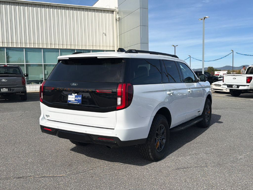 Used 2025 Ford Expedition Tremor AWD/4WD image 7