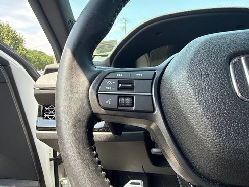 Used 2025 Honda Accord Sport image 9
