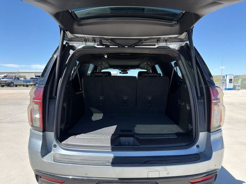 Used 2023 Chevrolet Suburban RST w/ Luxury Package AWD/4WD image 5