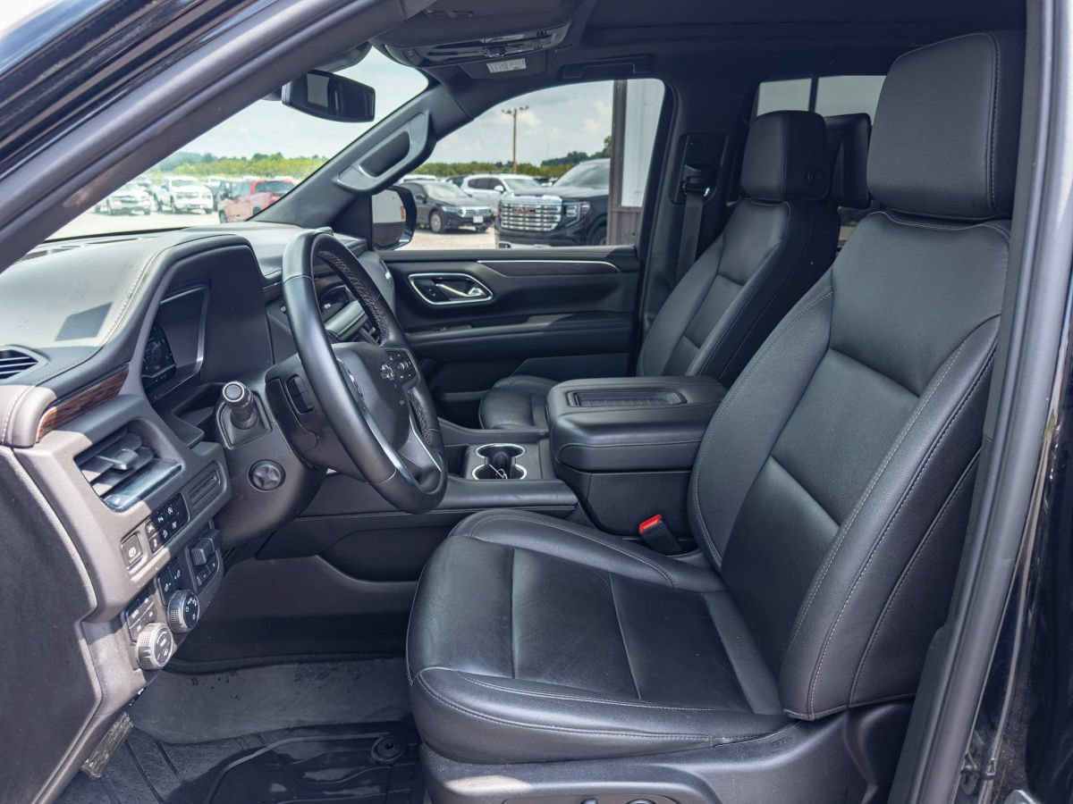 Used 2023 Chevrolet Suburban Z71 w/ Z71 Off-Road Package AWD/4WD image 10