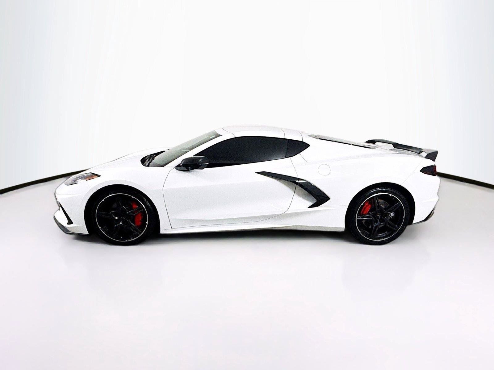 Used 2022 Chevrolet Corvette Stingray Preferred Cpe w/ Z51 Performance Package RWD image 4