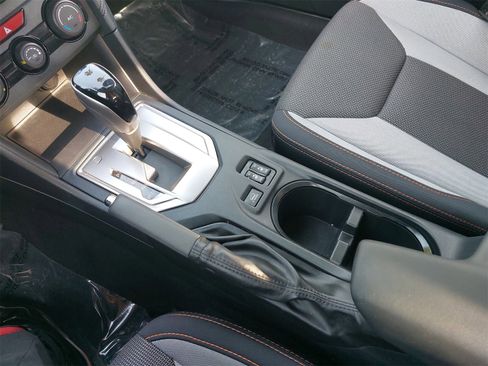 Used 2019 Subaru Crosstrek 2.0i Premium w/ Eyesight System image 23