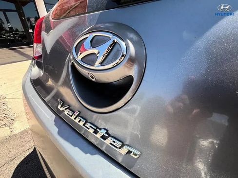 Used 2015 Hyundai Veloster FWD image 23