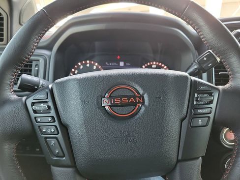 Used 2024 Nissan Titan PRO-4X w/ Pro-4x Convenience Package image 15