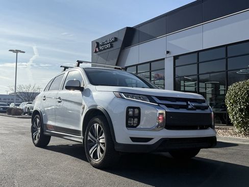 Used 2021 Mitsubishi Outlander Sport ES image 1