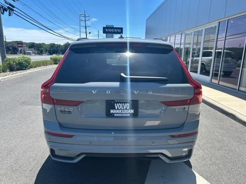 Certified 2025 Volvo XC60 B5 Plus AWD/4WD image 4