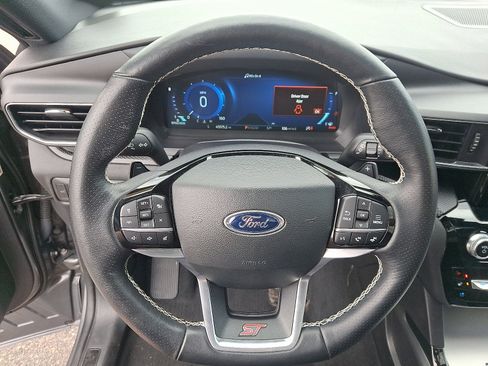 Used 2022 Ford Explorer ST w/ Equipment Group 401A image 20