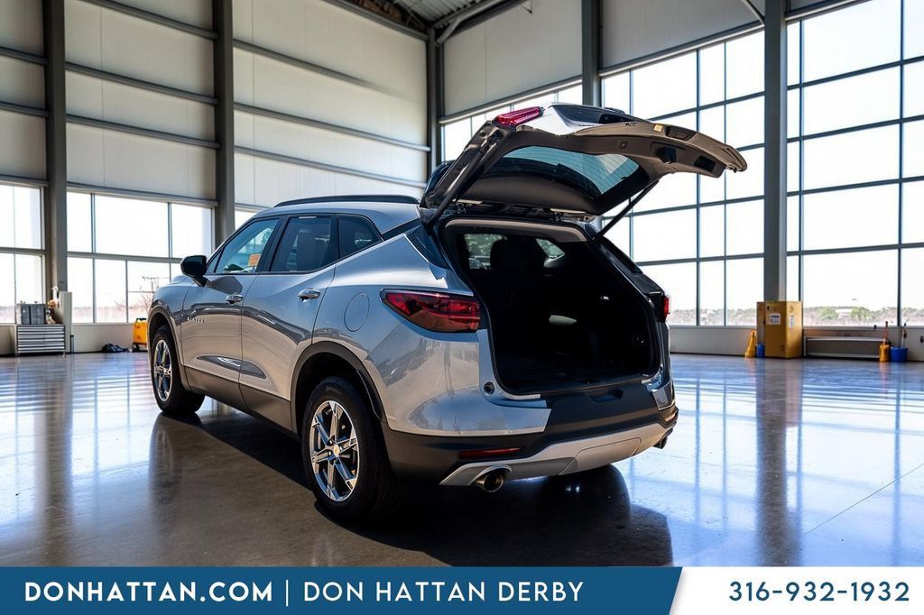 Used 2023 Chevrolet Blazer LT w/ Convenience Package FWD image 30