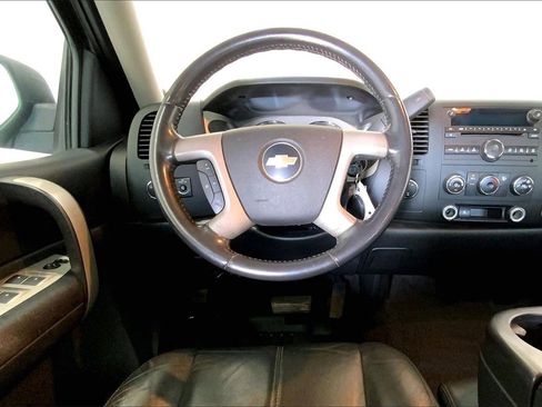 Used 2009 Chevrolet Silverado 2500 LT w/ Suspension Package, Off-Road image 4