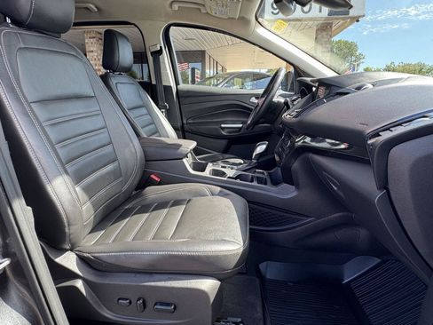 Used 2019 Ford Escape Titanium FWD image 25