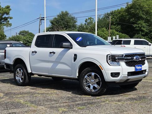 Used 2025 Ford Ranger XLT w/ Chrome Accent Package RWD image 2