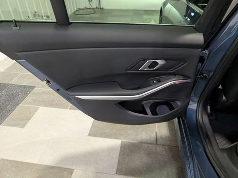 Used 2025 BMW 330i Sedan w/ Convenience Package RWD image 9