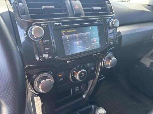 Used 2018 Toyota 4Runner TRD Off-Road Premium AWD/4WD image 17