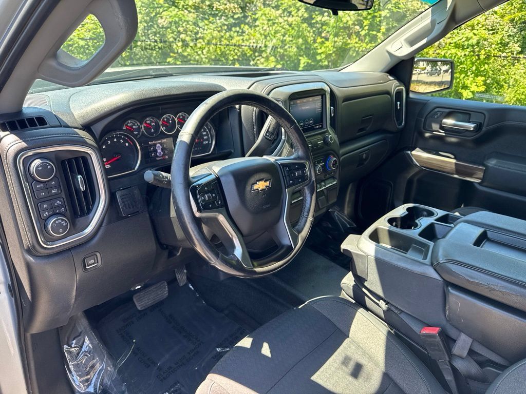 Used 2019 Chevrolet Silverado 1500 LT w/ Convenience Package AWD/4WD image 8