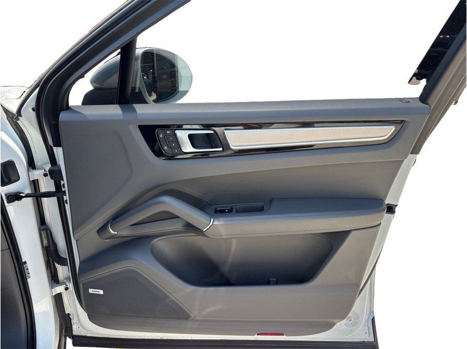 Used 2022 Porsche Cayenne Platinum Edition AWD/4WD image 44
