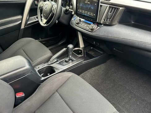 Used 2018 Toyota RAV4 LE Plus image 13