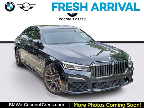 Certified 2022 BMW 750i xDrive w/ Executive Package AWD/4WD image 1