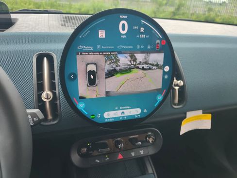 Used 2025 MINI Cooper Countryman SE w/ Comfort Package Max image 26