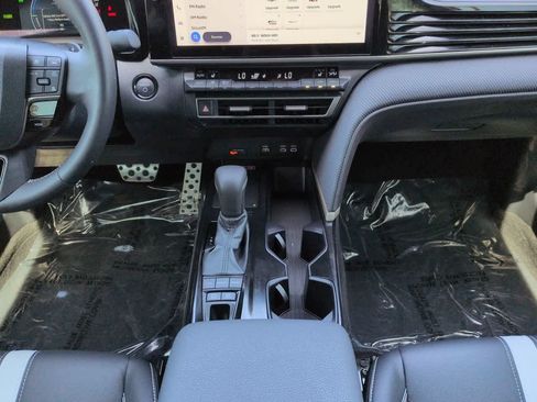 Used 2025 Toyota Camry SE w/ Multimedia Upgrade Package FWD image 18