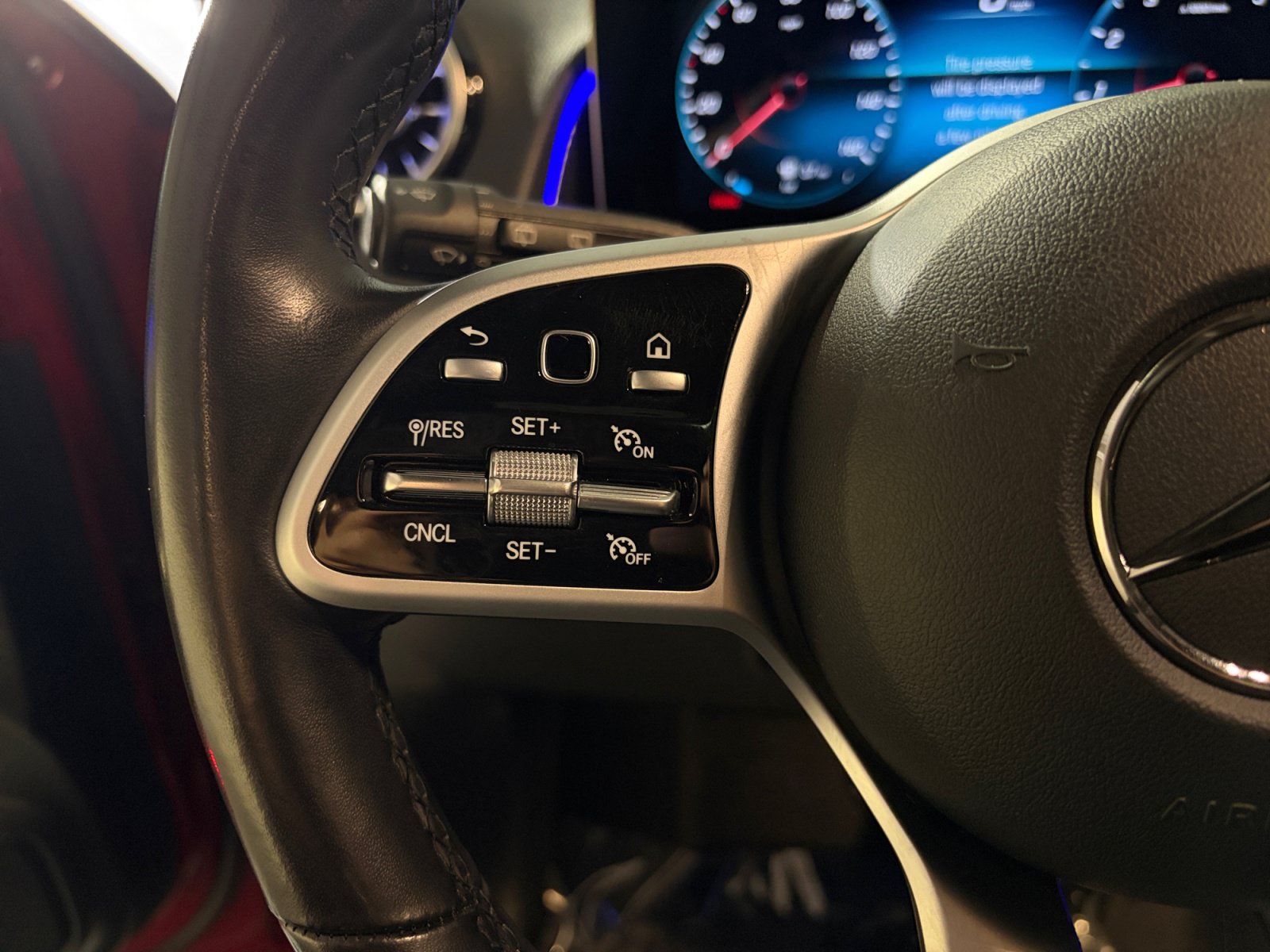 Used 2021 Mercedes-Benz GLB 250 4MATIC image 37