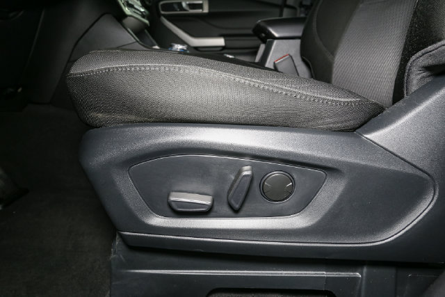 Used 2024 Ford Explorer XLT AWD/4WD image 37