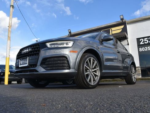 Used 2017 Audi Q3 2.0T Prestige w/ Prestige Package image 8