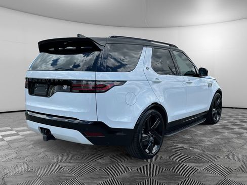 Used 2024 Land Rover Discovery Dynamic SE AWD/4WD image 5
