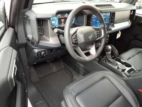 New 2025 Ford Bronco Badlands image 10