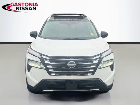 Used 2026 Nissan Rogue Platinum w/ Platinum Premium Package image 2