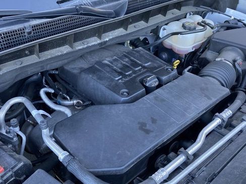 Used 2024 GMC Sierra 1500 SLE image 11