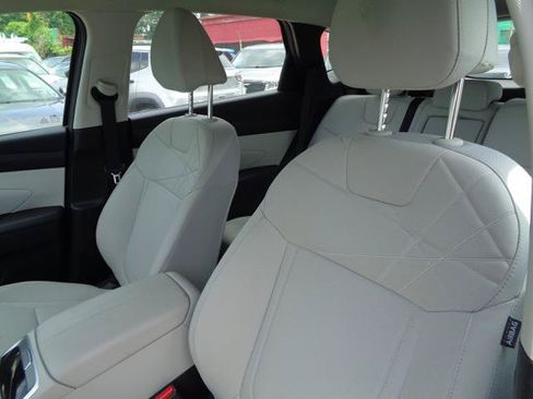 Used 2025 Hyundai Tucson SE FWD image 30