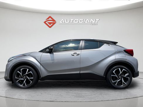 Used 2020 Toyota C-HR XLE FWD image 3