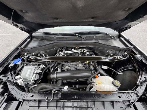 Used 2025 Ford Explorer ST-Line image 13