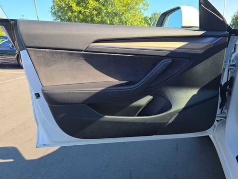 Used 2023 Tesla Model 3 Standard Range image 19