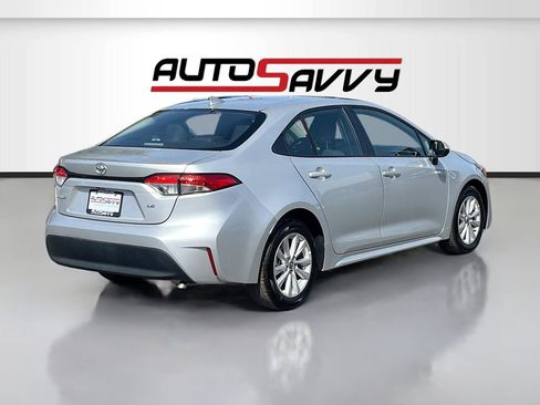 Used 2025 Toyota Corolla LE w/ LE Premium Package FWD image 7