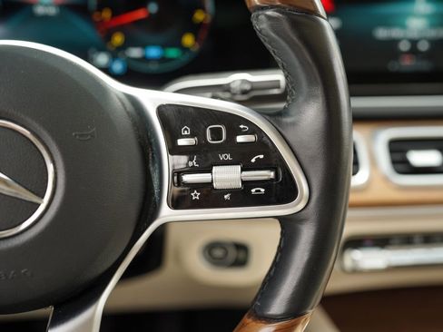 Used 2023 Mercedes-Benz GLS 450 4MATIC image 27