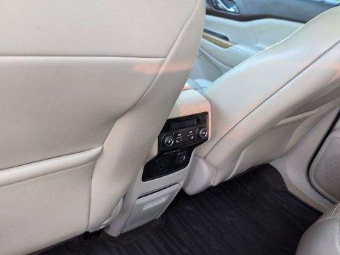 Used 2018 GMC Acadia Denali w/ Technology Package FWD image 32