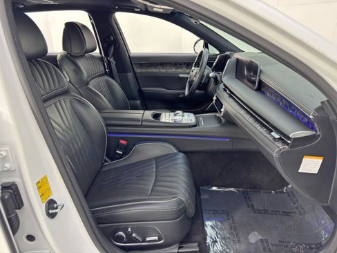 Used 2023 Genesis G90 3.5T image 16