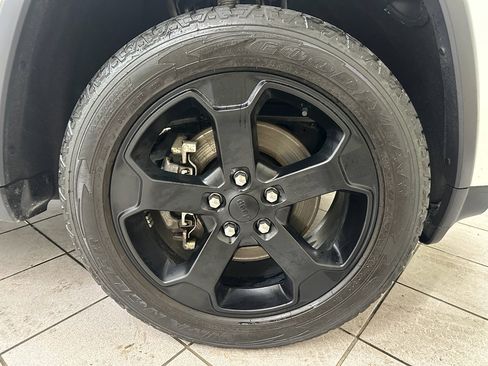 Used 2021 Jeep Grand Cherokee Freedom Edition image 16