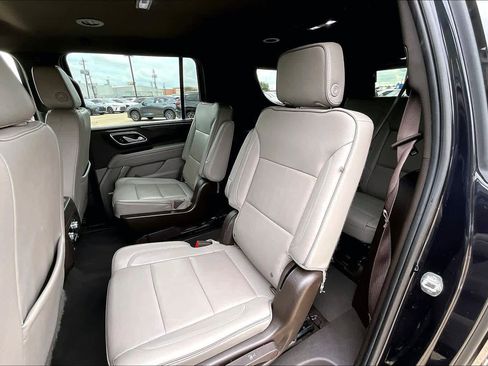 Used 2022 GMC Yukon XL SLT image 21